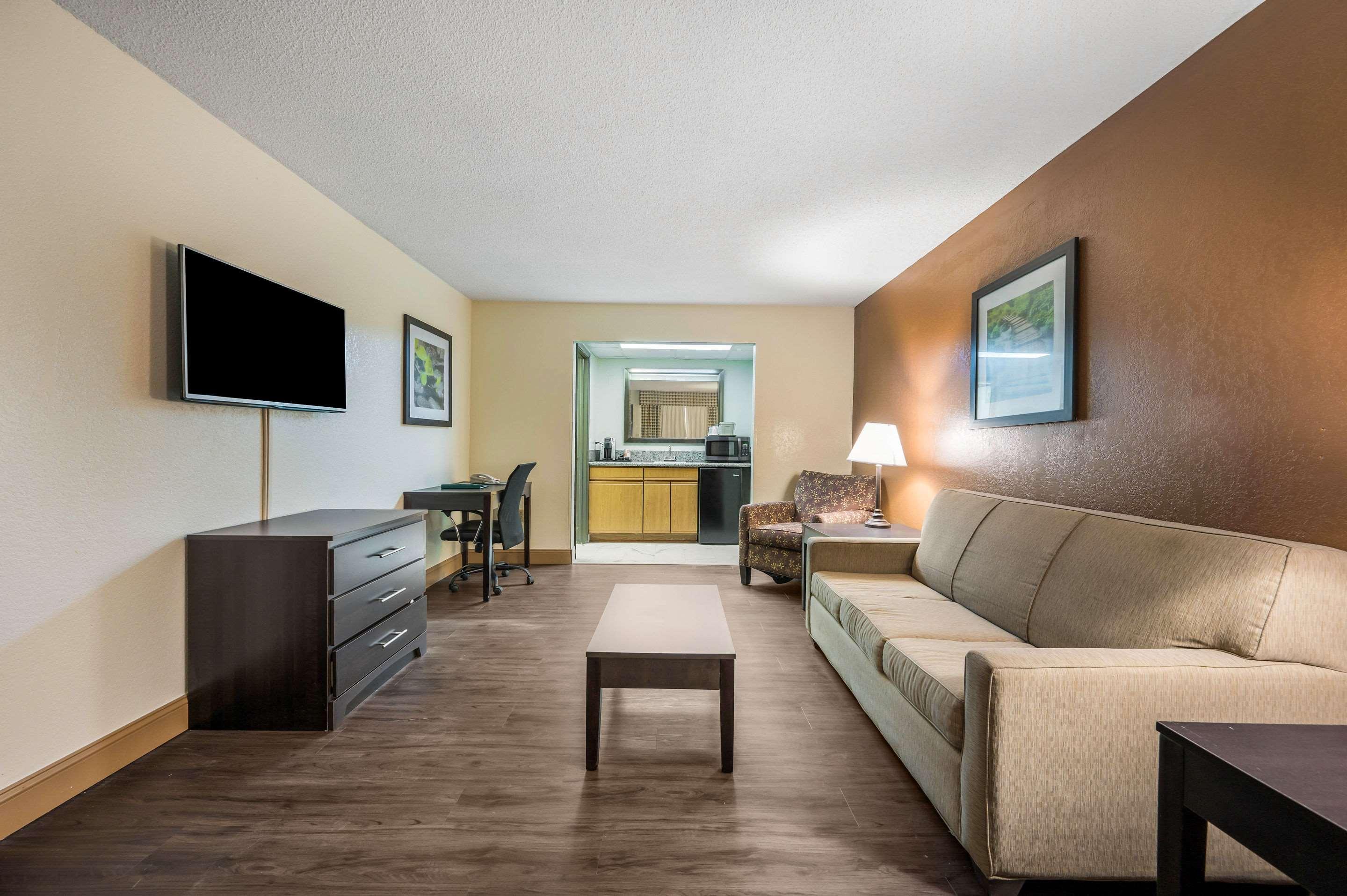 Quality Inn & Suites Corinth West Ngoại thất bức ảnh