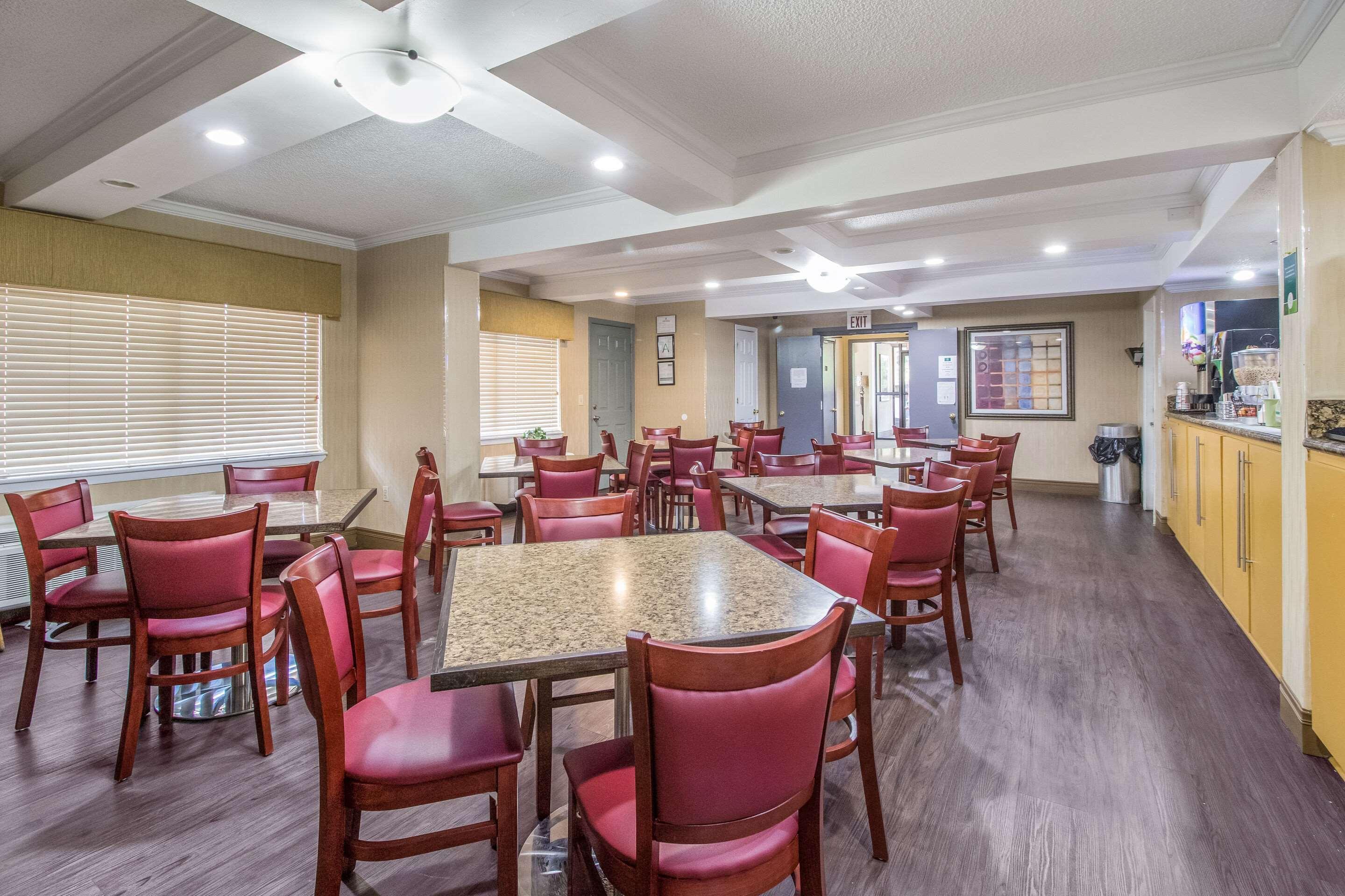 Quality Inn & Suites Corinth West Ngoại thất bức ảnh