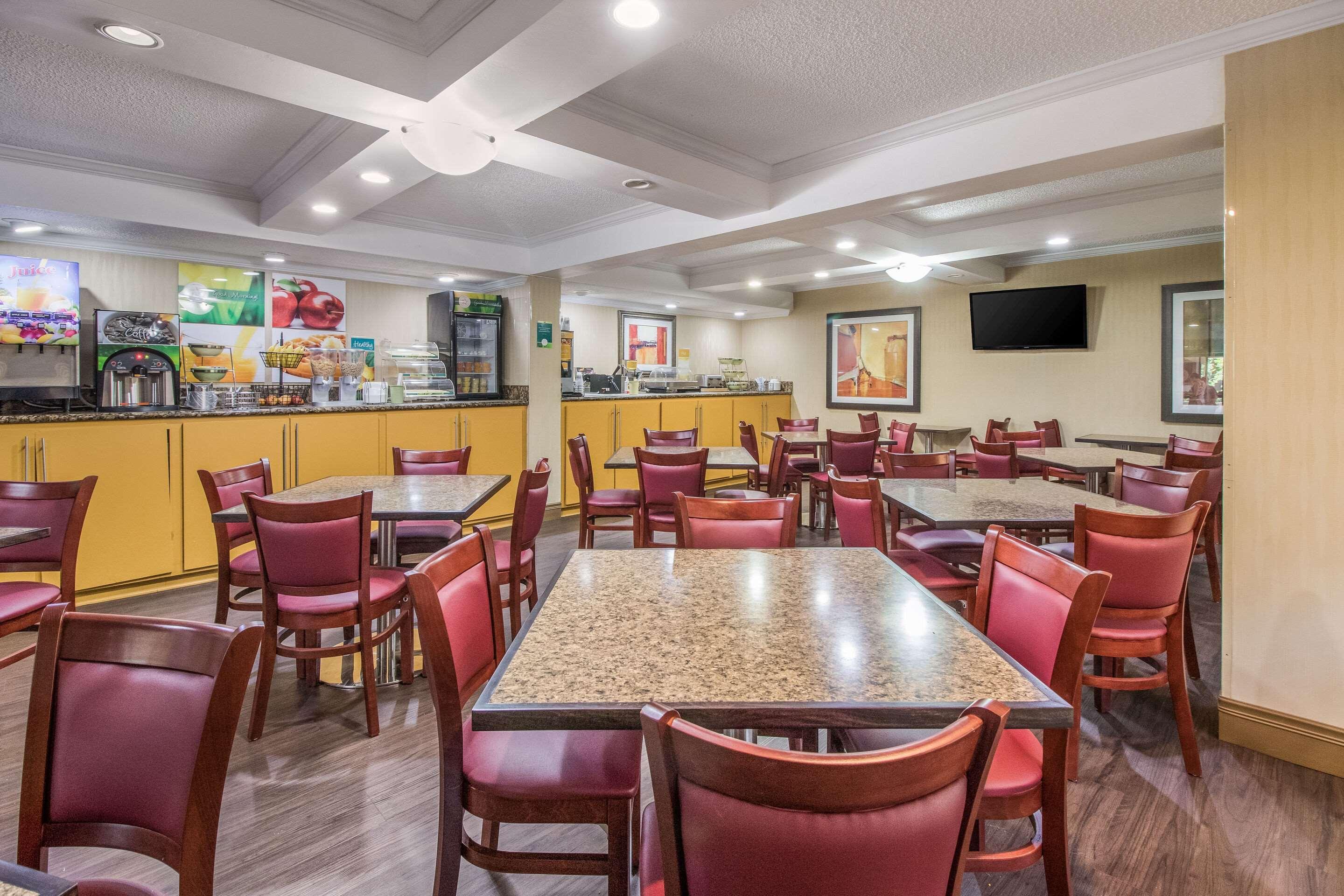 Quality Inn & Suites Corinth West Ngoại thất bức ảnh